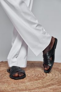 E-Cross Strap Leather Sandals